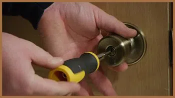 City Locksmith Shop Wayne, MI 313-899-7838 - 15-unlock-door